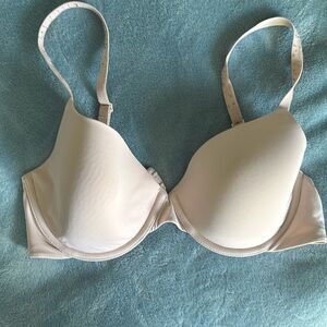 Gap body favorite t-shirt bra, 34C, light pink